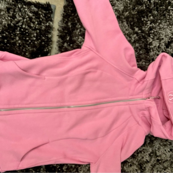 PRICE DROP! NWOT LULULEMON PINK SCUBA HOODIE!! - Picture 11 of 15